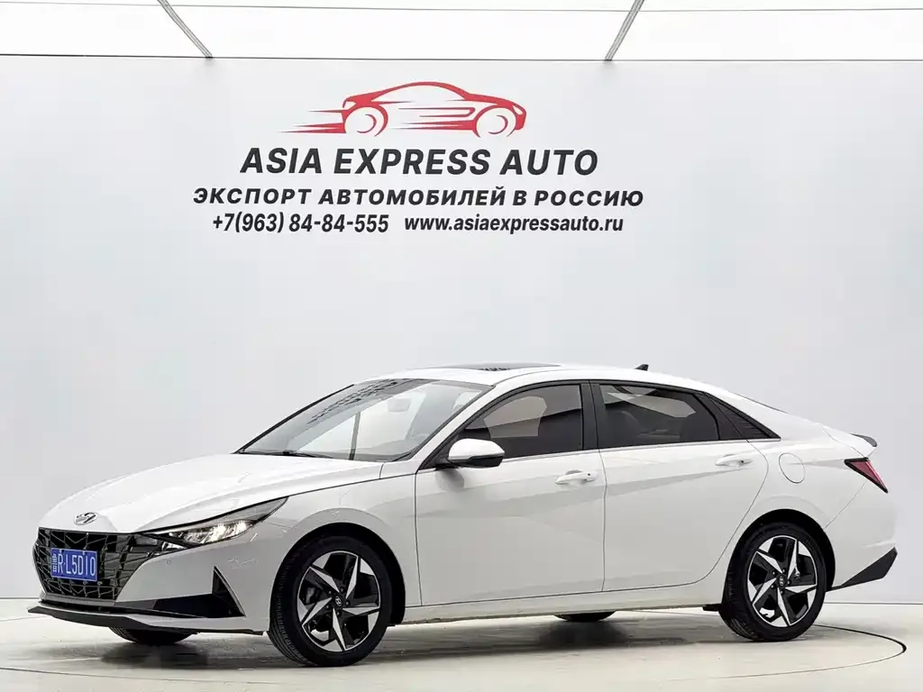 Hyundai Elantra — фото 1