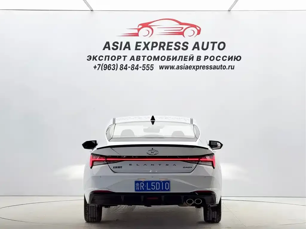 Hyundai Elantra — фото 2