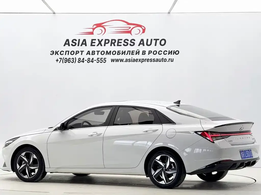 Hyundai Elantra — фото 6