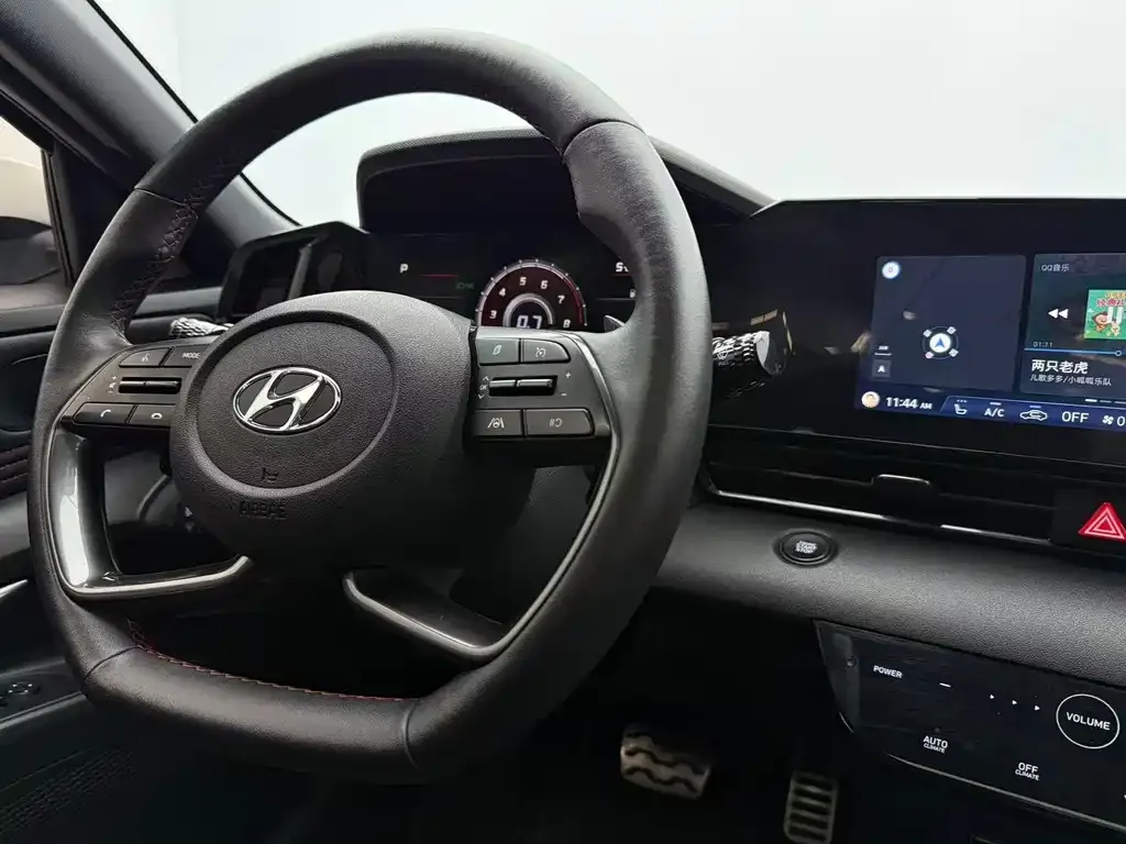 Hyundai Elantra — фото 4