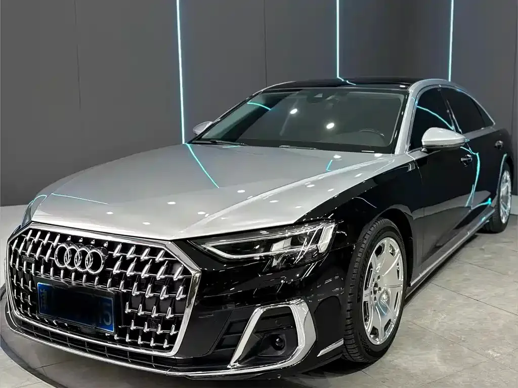 Audi A8 — фото 1