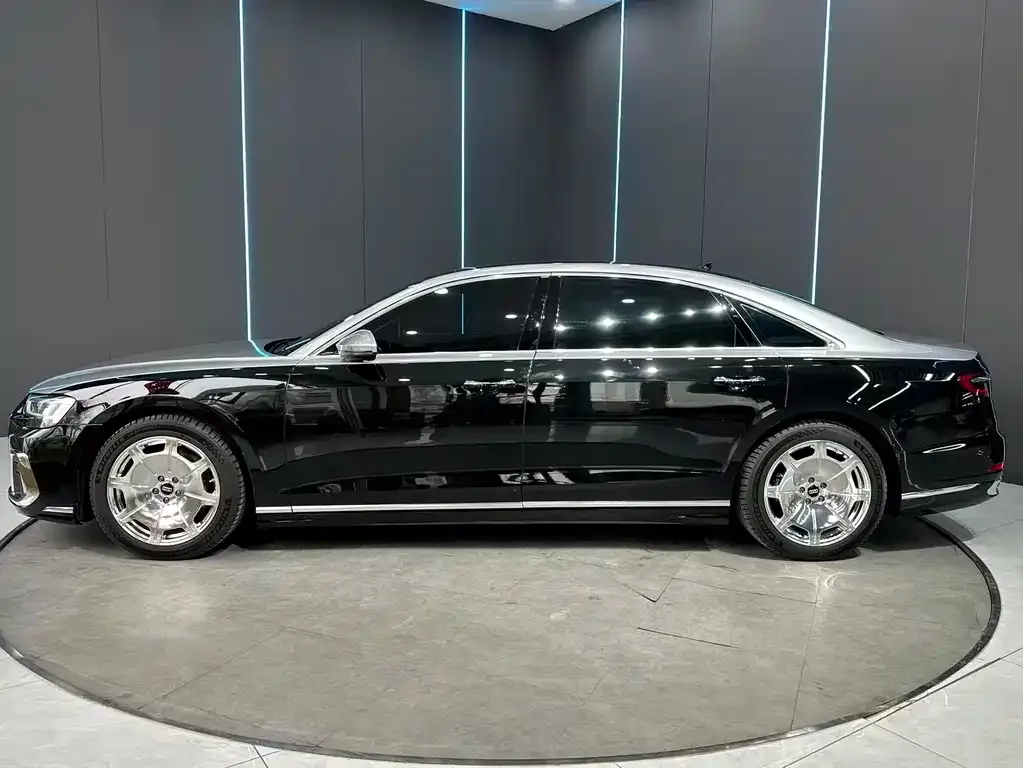 Audi A8 — фото 10