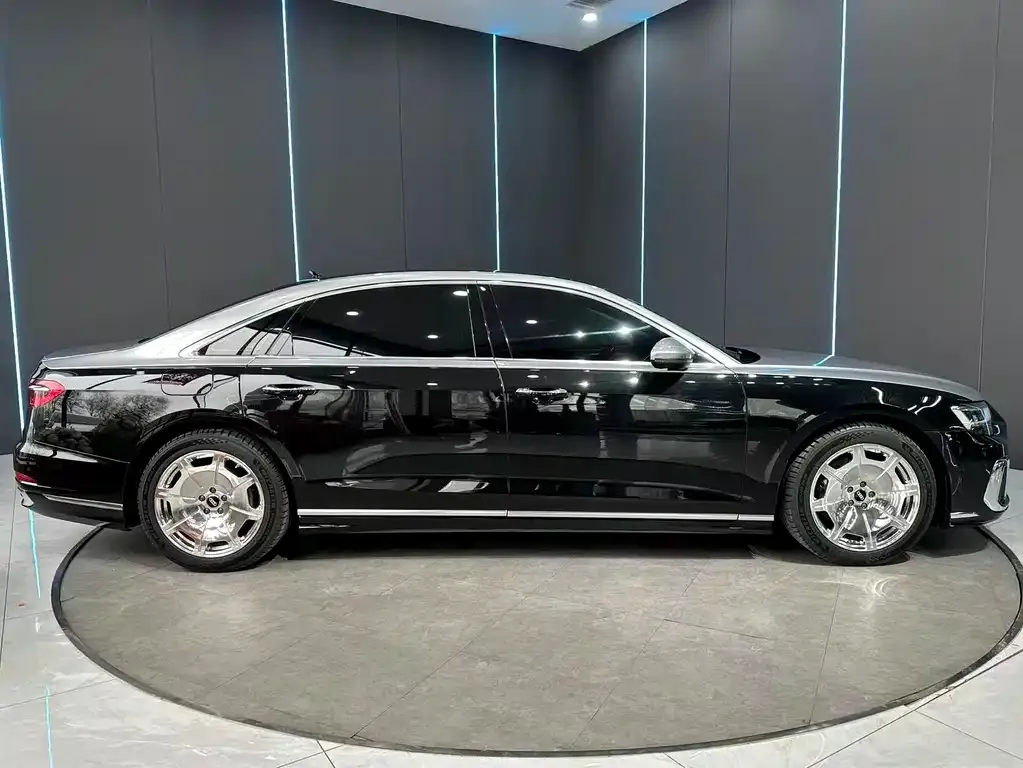 Audi A8 — фото 7
