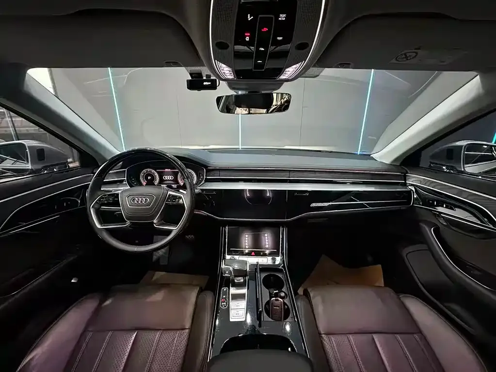 Audi A8 — фото 8