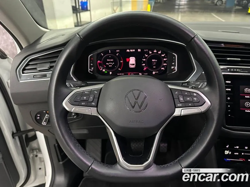 Volkswagen Tiguan — фото 4