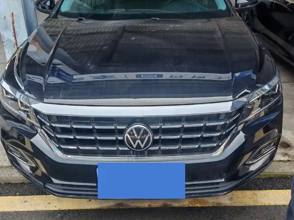Volkswagen Passat — фото 1