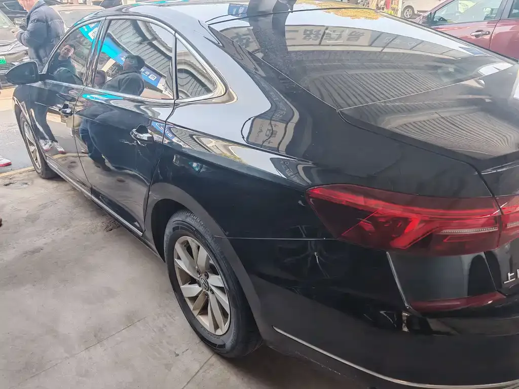 Volkswagen Passat — фото 10