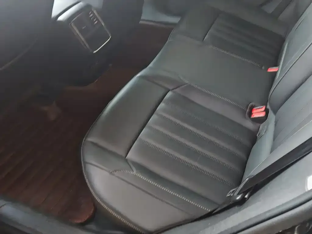 Volkswagen Passat — фото 9