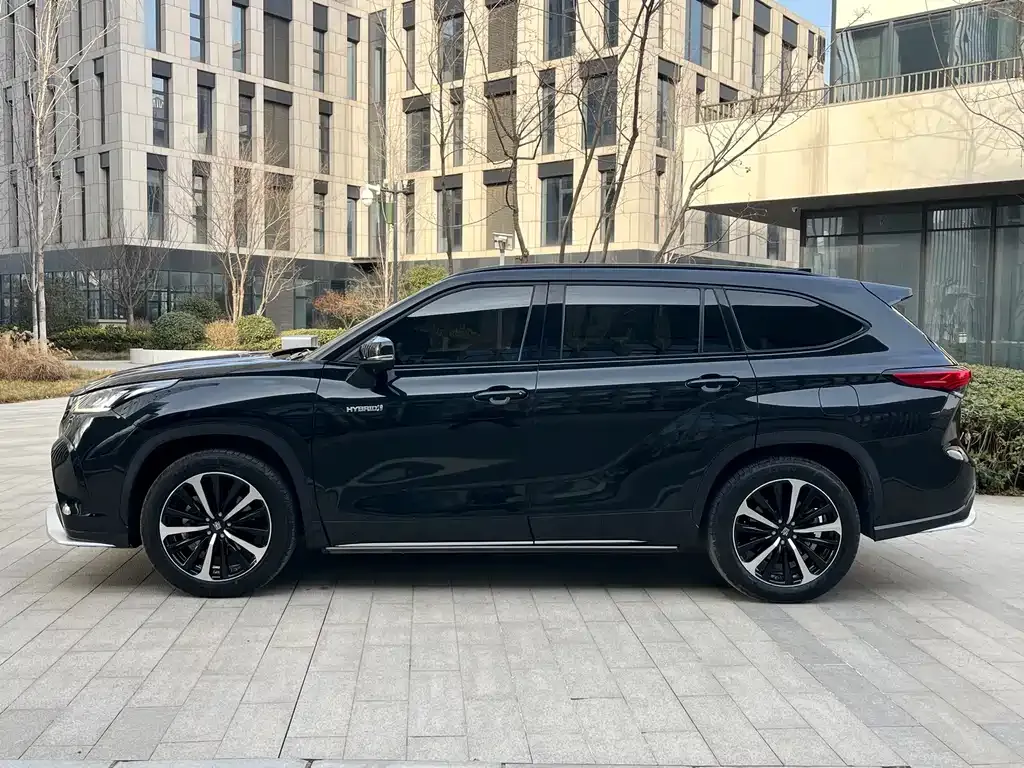 Toyota Crown Kluger 2022 из CN, фото 7
