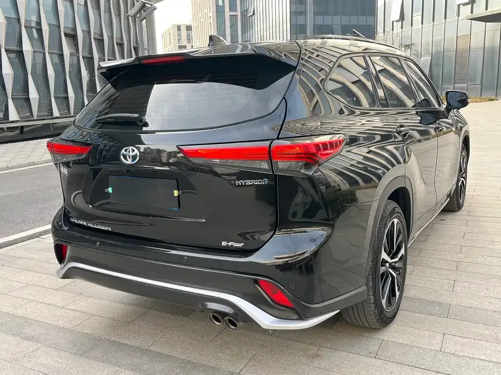 Toyota Crown Kluger 2022 из CN, фото 4