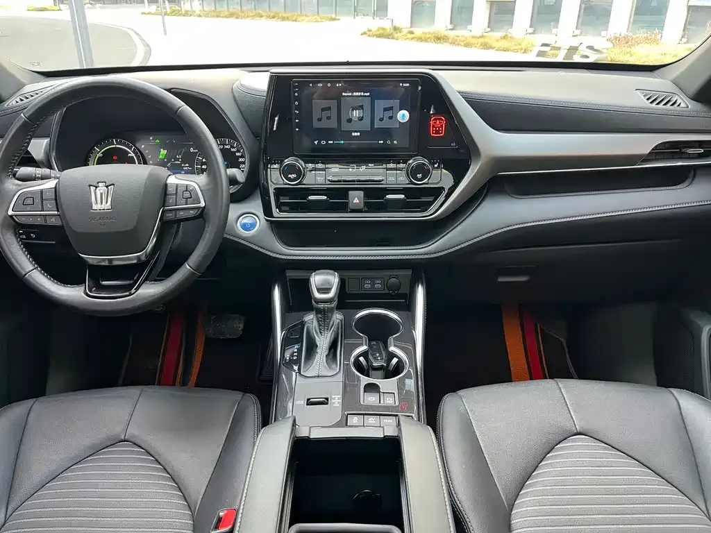 Toyota Crown Kluger 2022 из CN, фото 6
