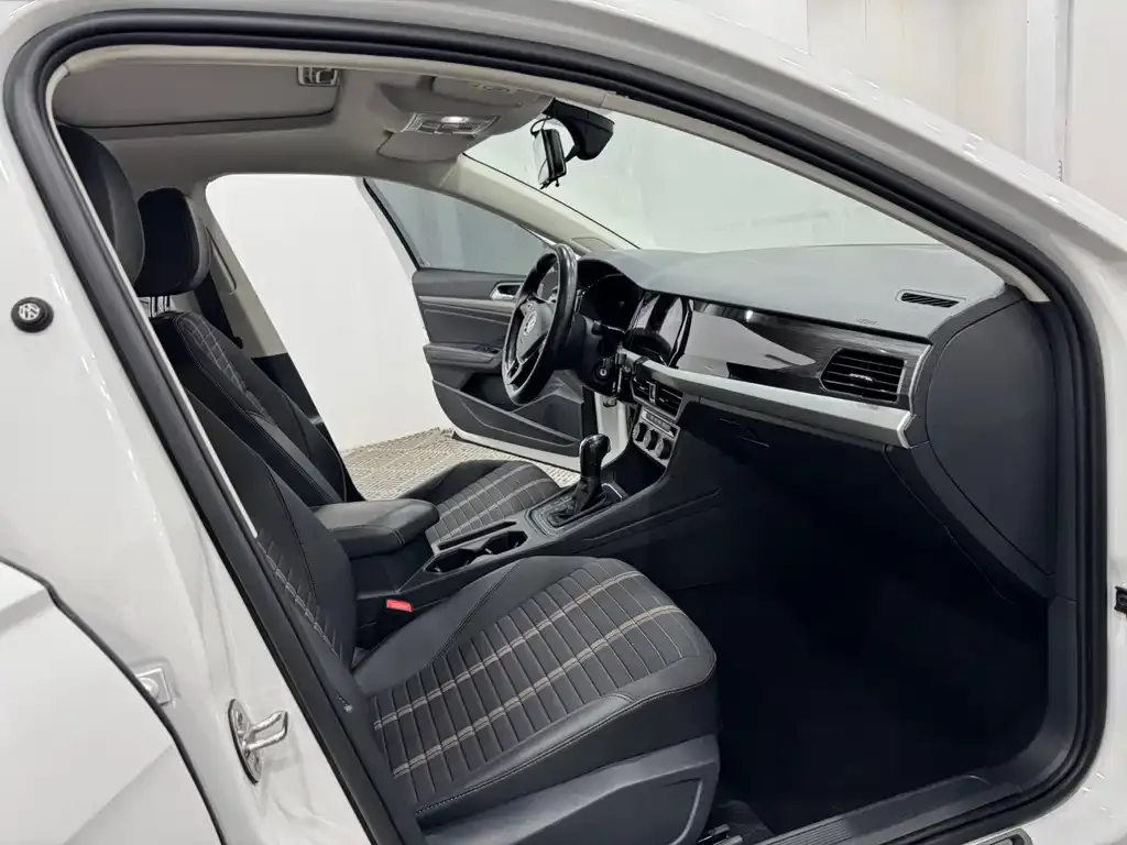 Volkswagen Lavida 2022 из CN, фото 2