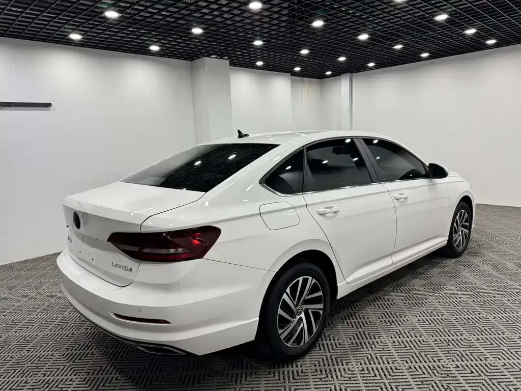 Volkswagen Lavida 2022 из CN, фото 8