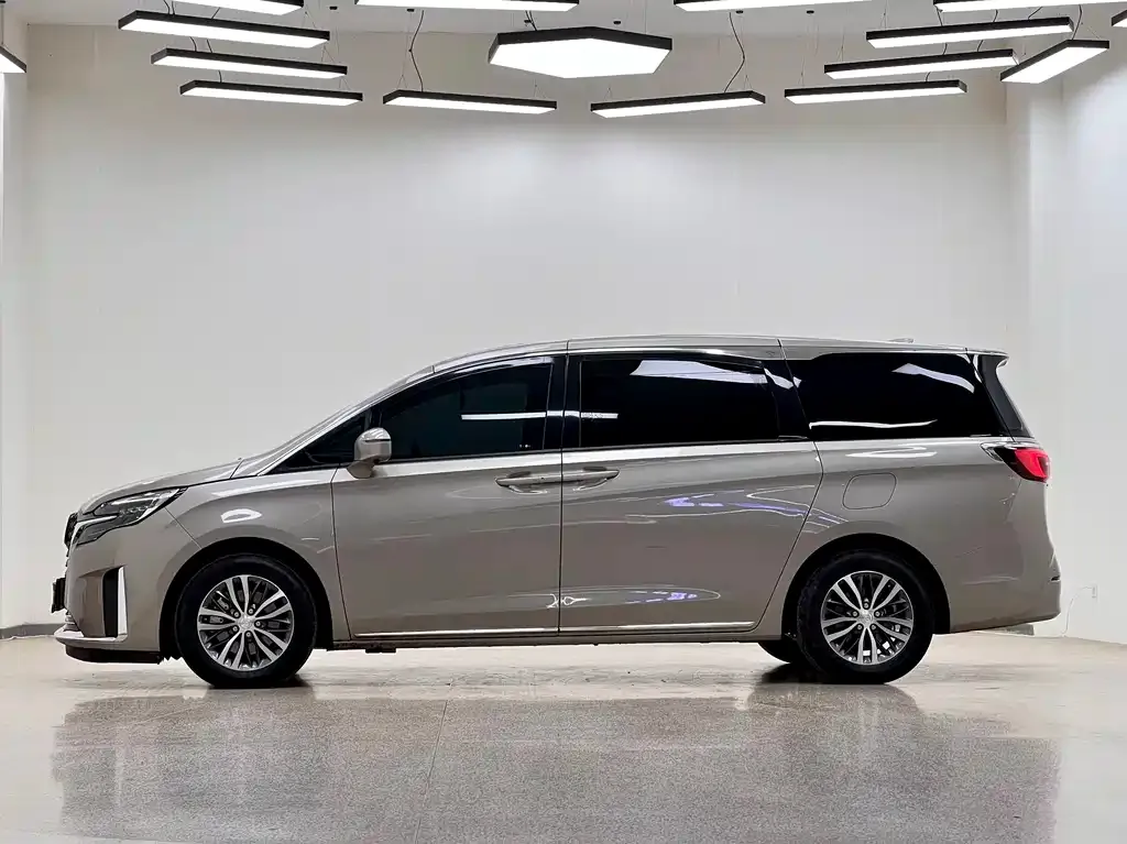 Buick GL8 2023 из CN, фото 3