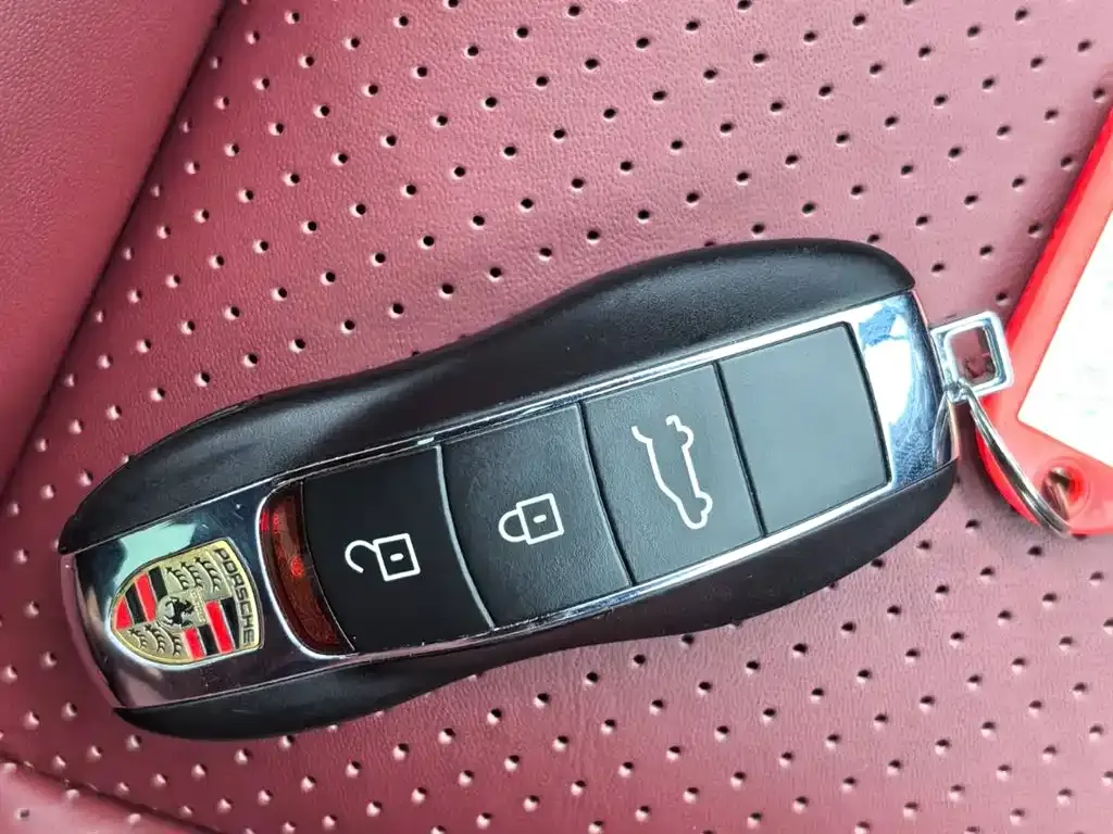 Porsche Macan — фото 9