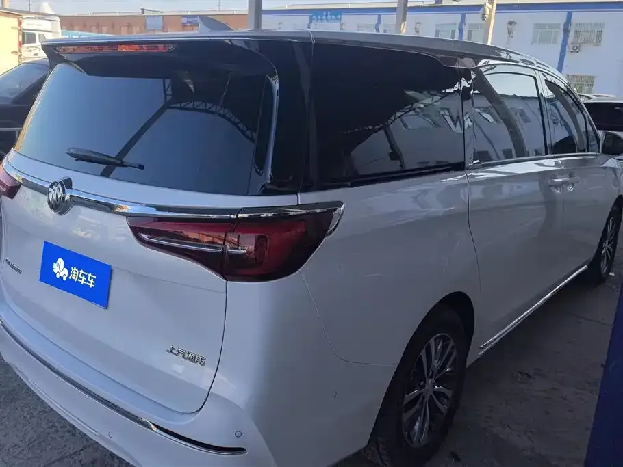 Buick GL8 2023 из CN, фото 2