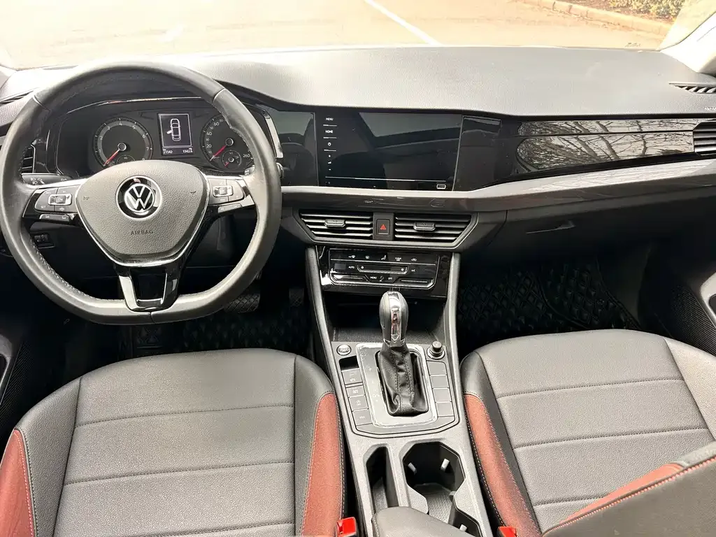 Volkswagen Bora 2021 из CN, фото 4