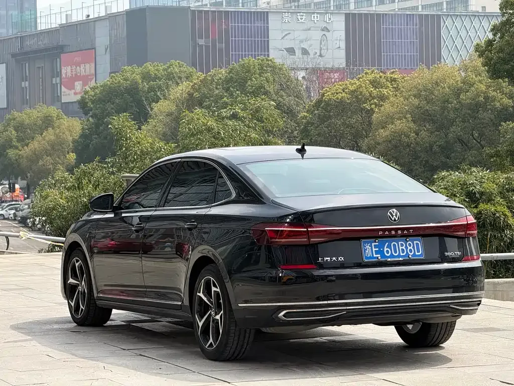 Volkswagen Passat — фото 7