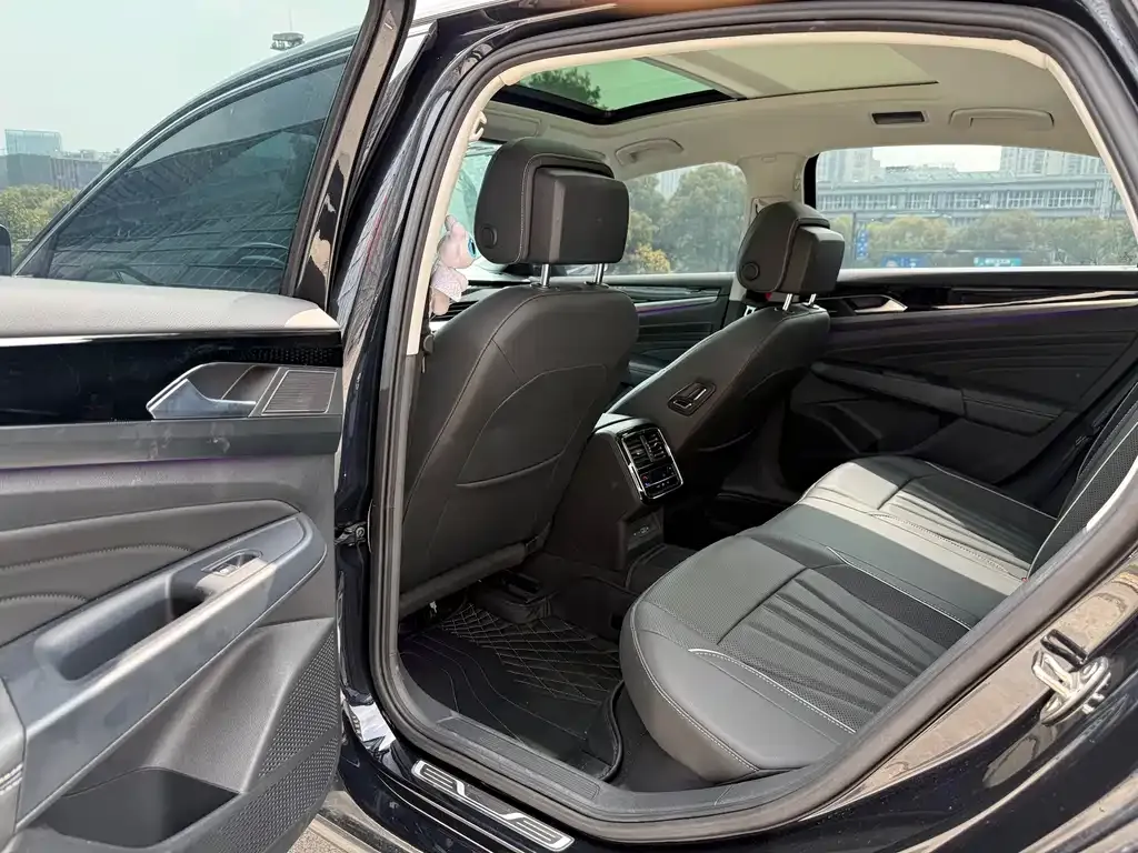 Volkswagen Passat — фото 8