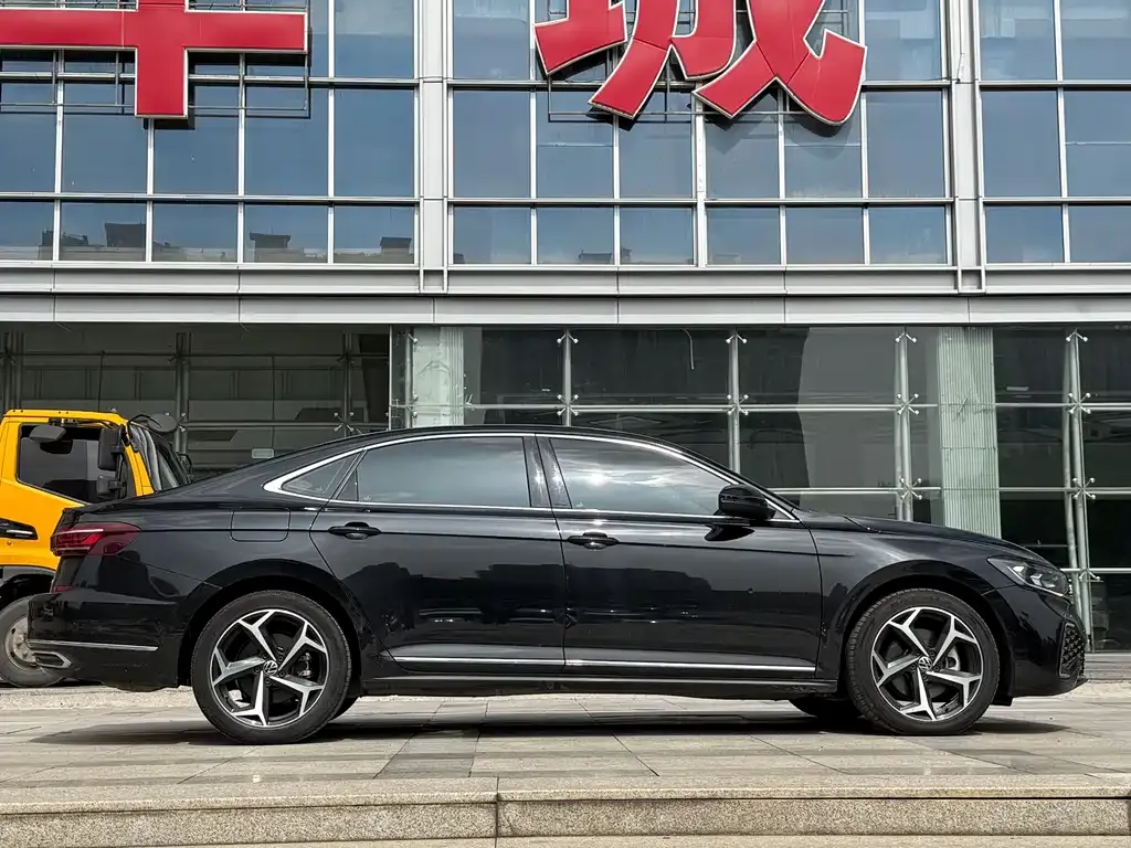 Volkswagen Passat — фото 9
