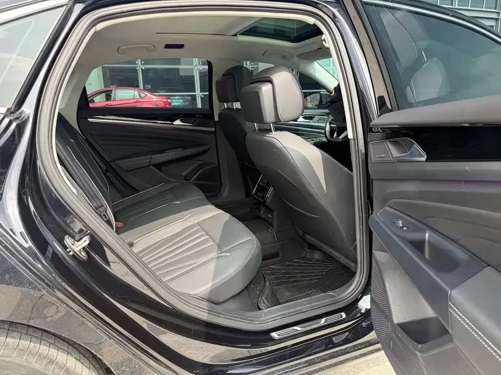 Volkswagen Passat — фото 5