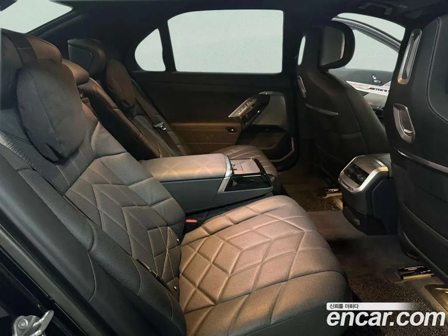 BMW 7-Series 2023 из KR, фото 9