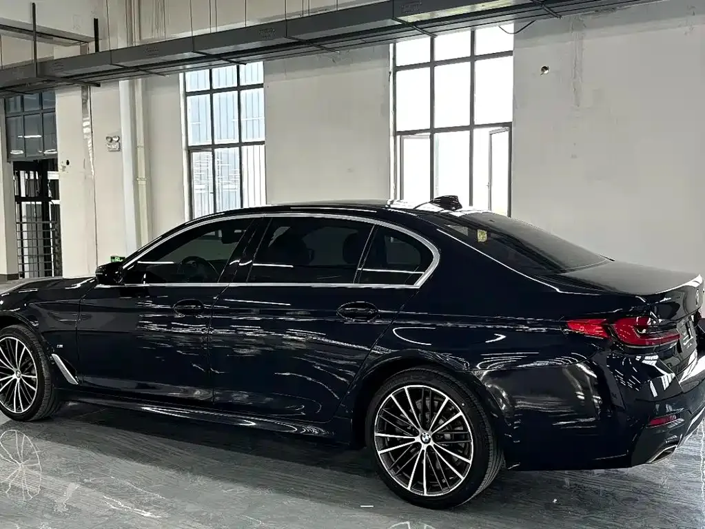 BMW 5 Series — фото 5