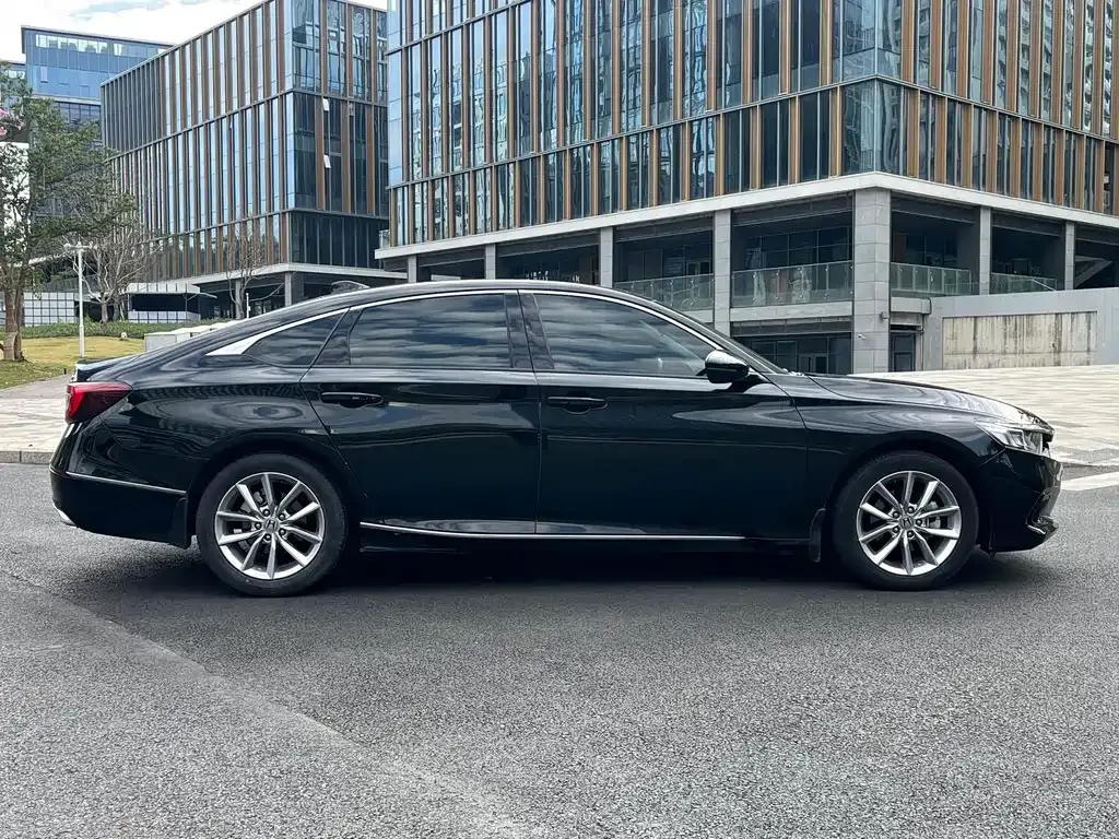 Honda Accord 2023 из CN, фото 10