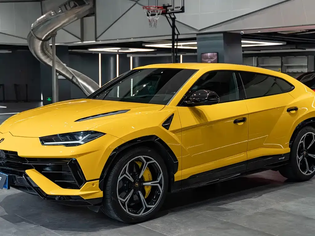Lamborghini Urus 2023 из CN, фото 1