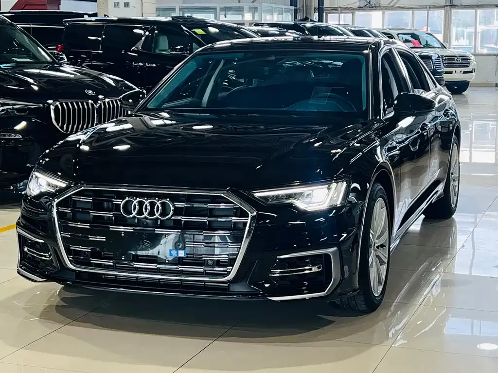 Audi A6L — фото 1