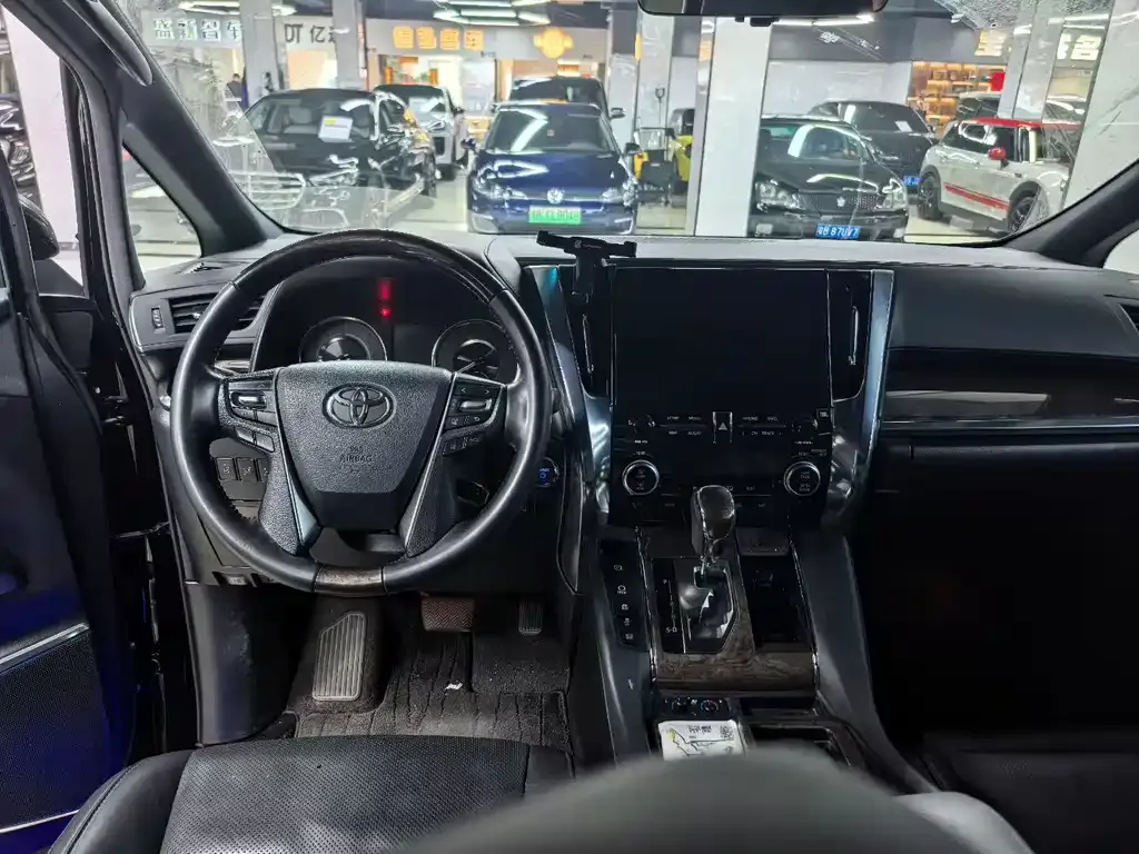 Toyota Alphard 2023 из CN, фото 7