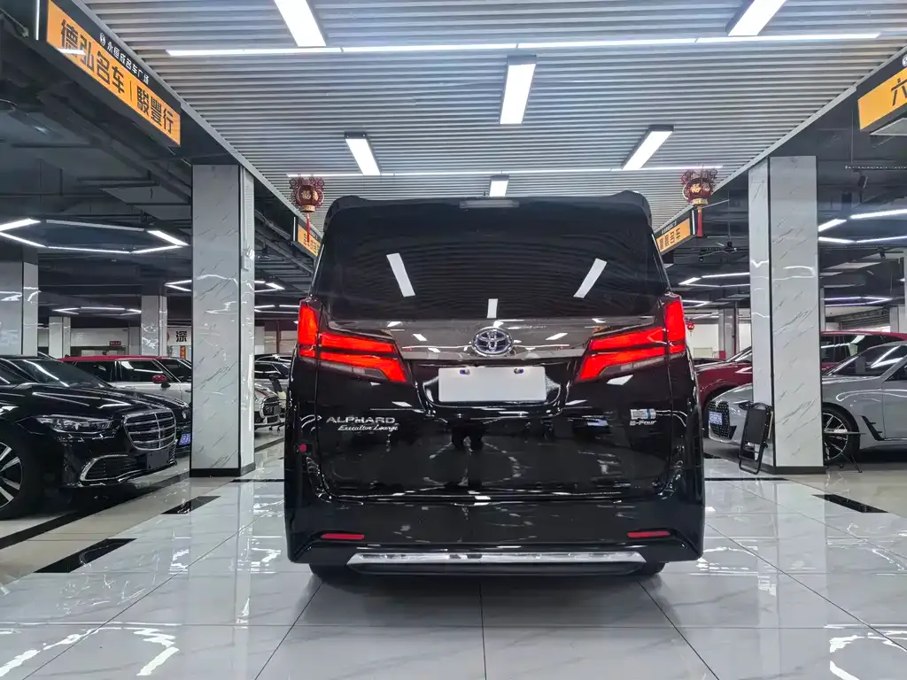 Toyota Alphard 2023 из CN, фото 6