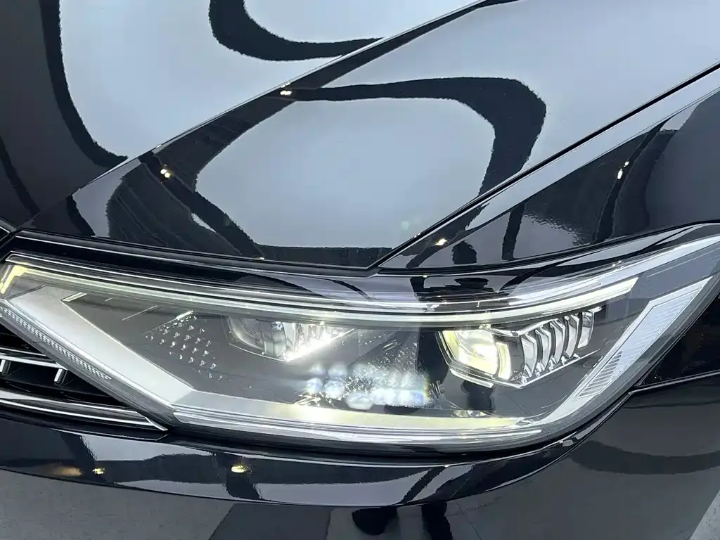 Volkswagen Magotan 2025 из CN, фото 3