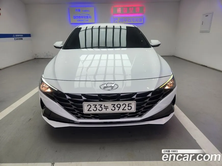 Hyundai AVANTE — фото 1
