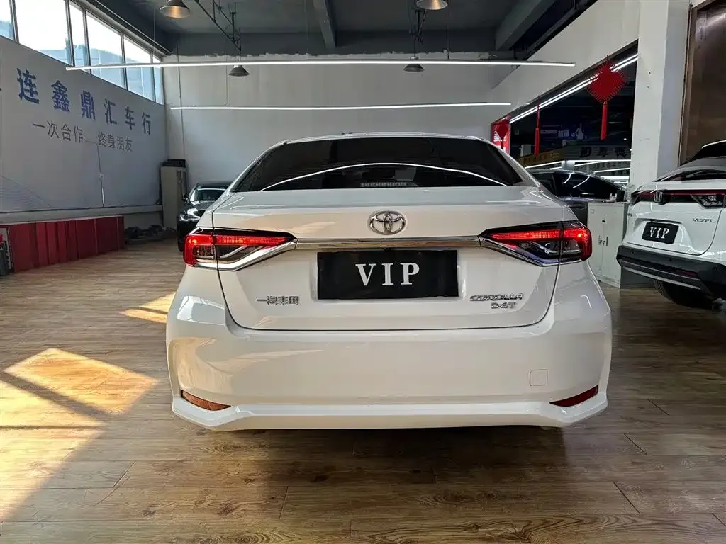 Toyota Corolla 2023 из CN, фото 3