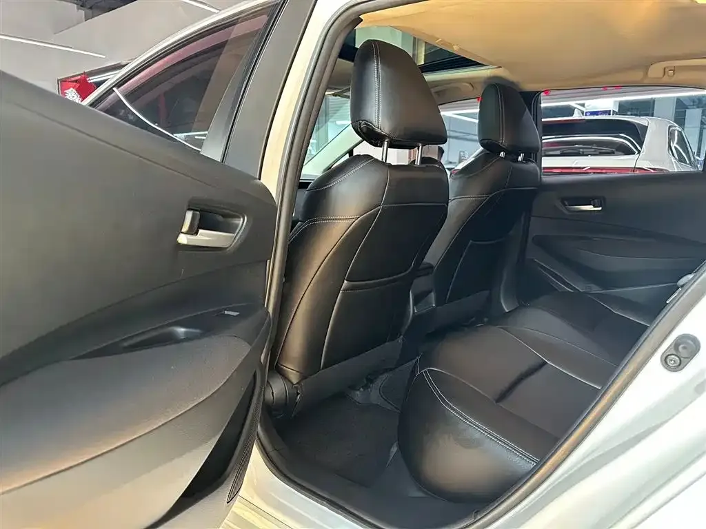 Toyota Corolla 2023 из CN, фото 9