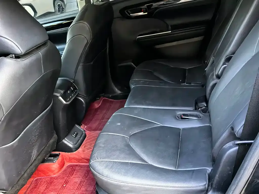 Toyota Highlander — фото 2