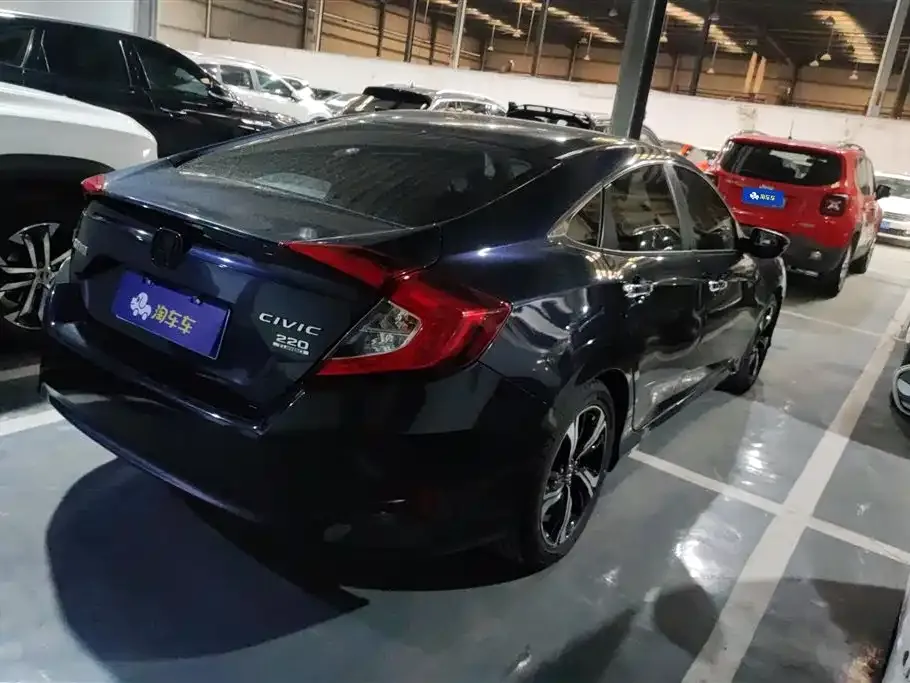 Honda Civic — фото 10