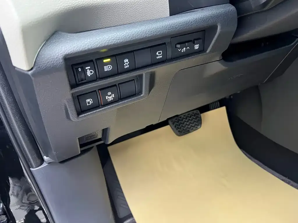 Toyota Sienna 2025 из CN, фото 8