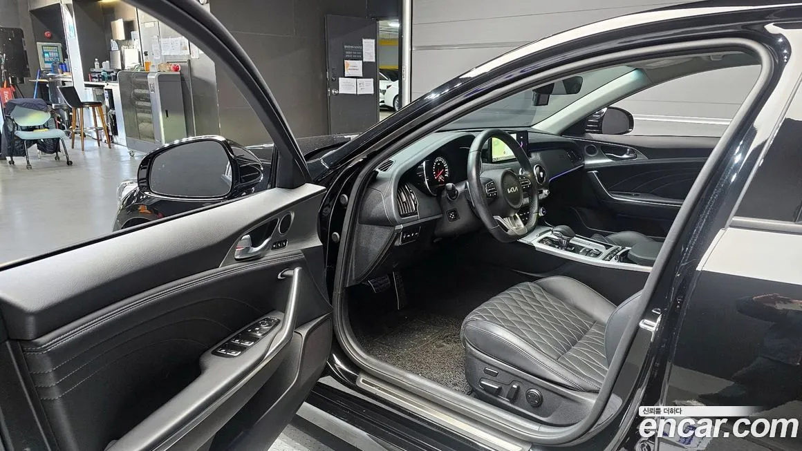 Kia Stinger 2023 из KR, фото 8