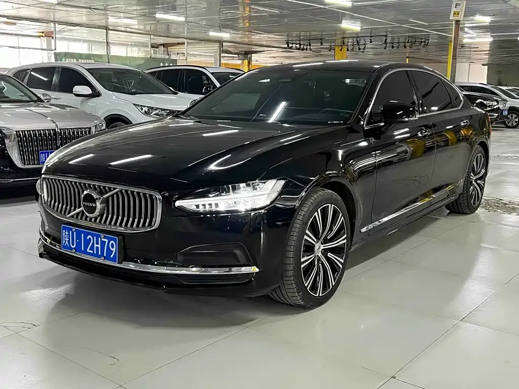 Volvo S90 — фото 1