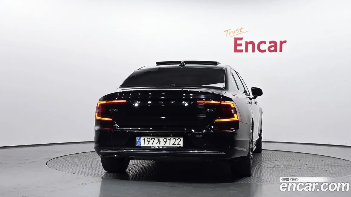 Volvo S90 2023 из KR, фото 3