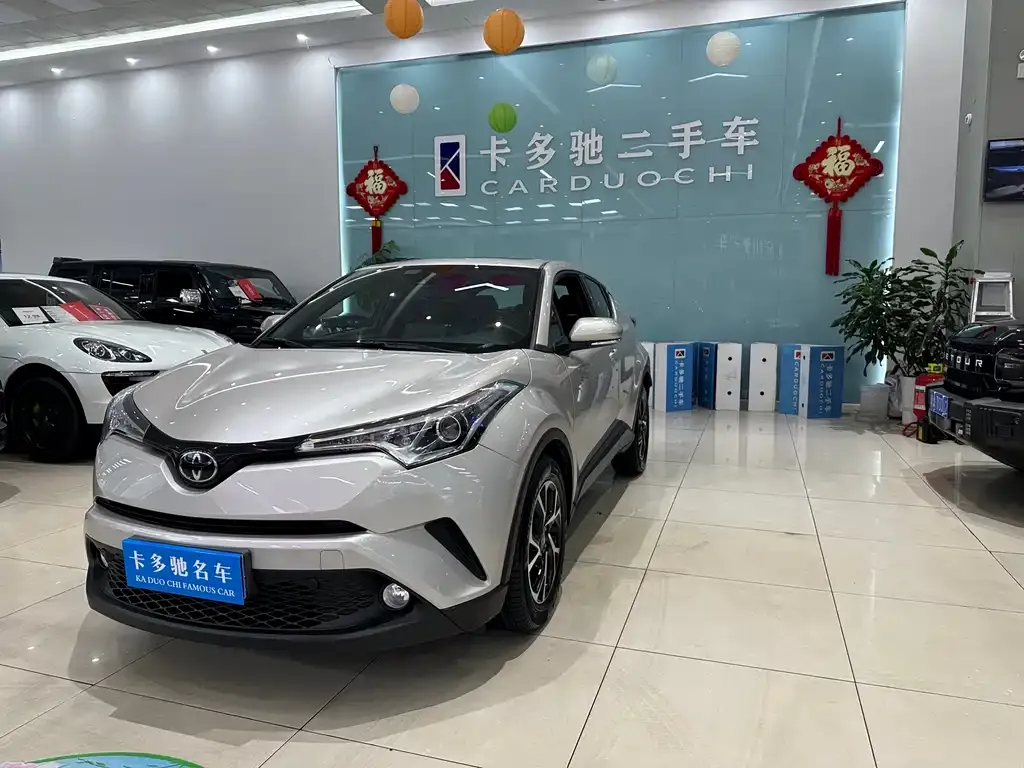 Toyota C-HR — фото 1