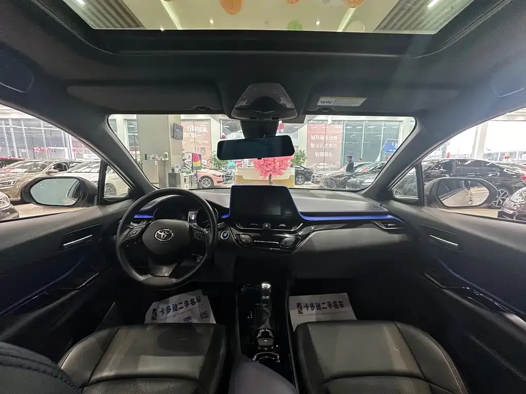 Toyota C-HR — фото 9