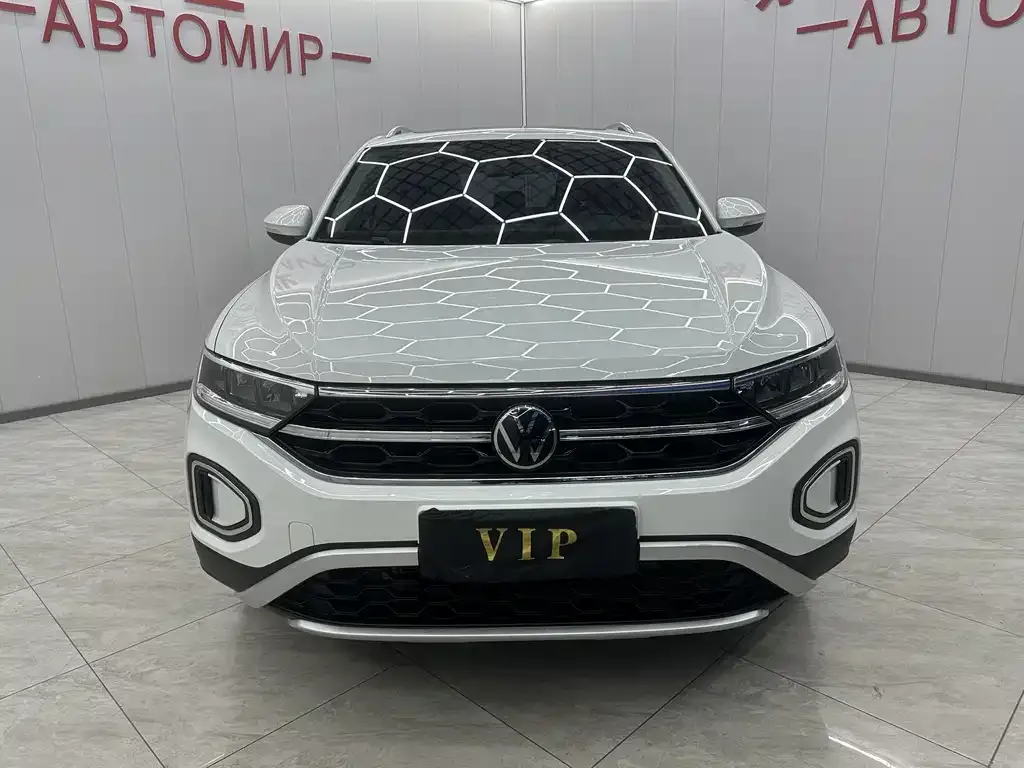 Volkswagen T-Roc — фото 9