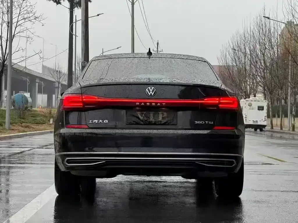Volkswagen Passat — фото 8