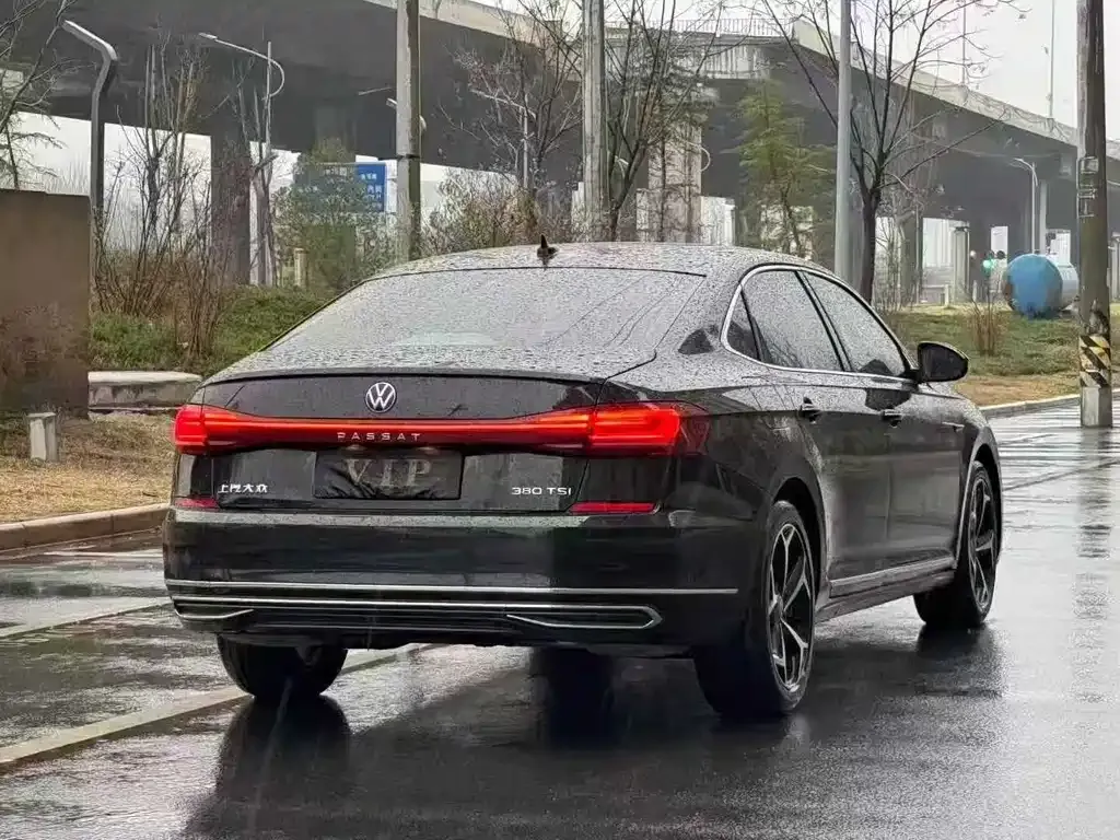 Volkswagen Passat — фото 7