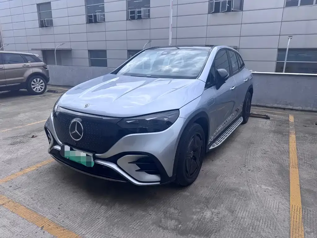 Mercedes-Benz EQE SUV — фото 1