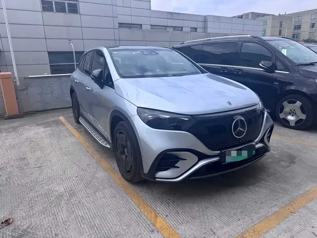 Mercedes-Benz EQE SUV — фото 10