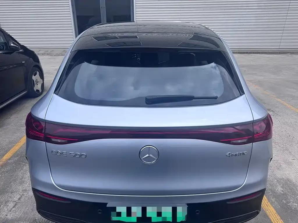 Mercedes-Benz EQE SUV — фото 9